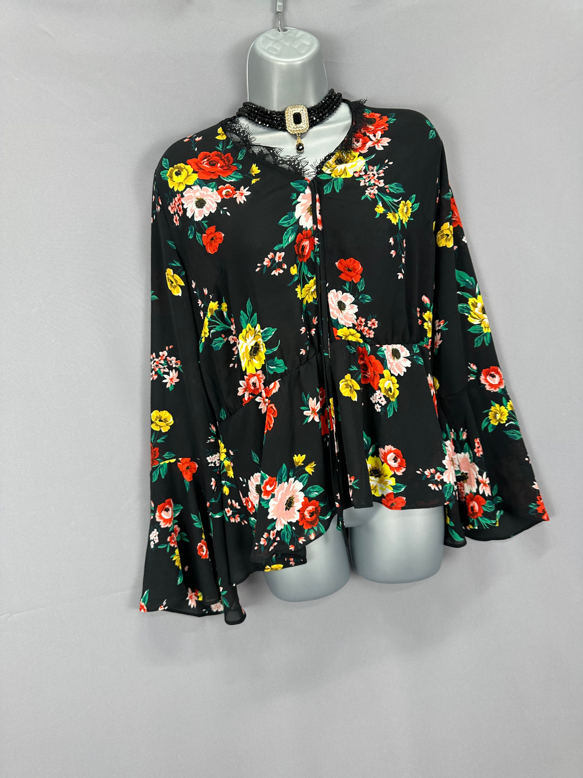 Stunning Very multi black printed floral v-neck flared sleeve boho blouse top 18