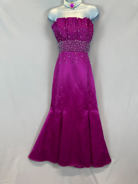 Betsy & Adam magenta embellished sleeveless prom/occasion/wedding long maxi dress size 16