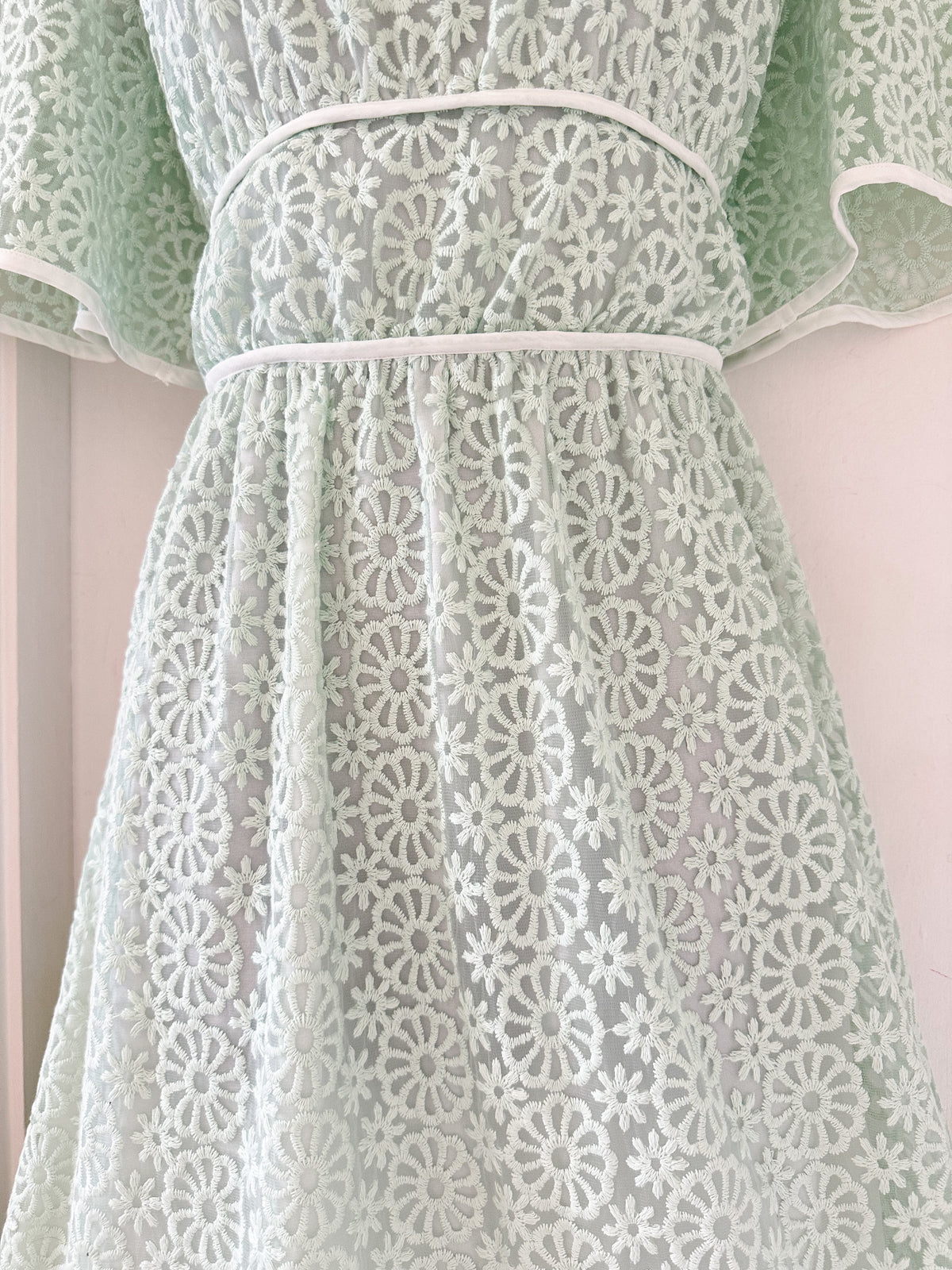 Bnwt labelrail x Olivia & Alice mint/white embroidery occasion long dress with back detail 14