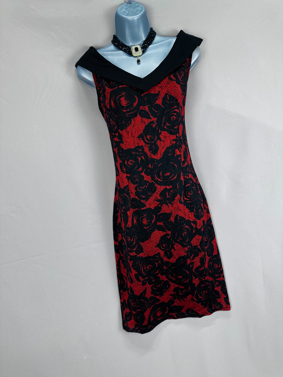 Stunning Homeyee red/black rose printed knee length party Christmas cocktail dress size 12