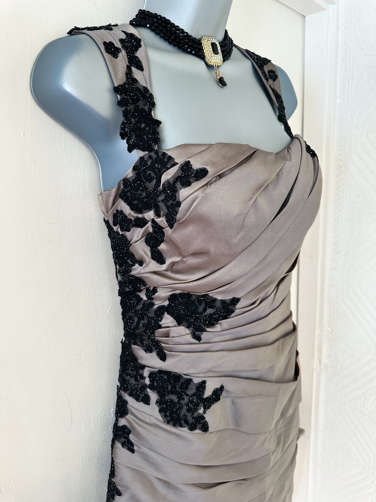 BNWT Irresistible cappuccino appliqué mother of the bride dress with sash  12