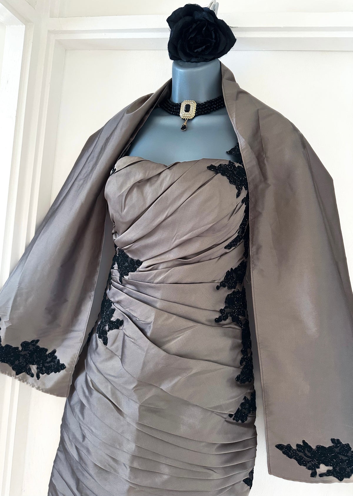 BNWT Irresistible cappuccino appliqué mother of the bride dress with sash  12
