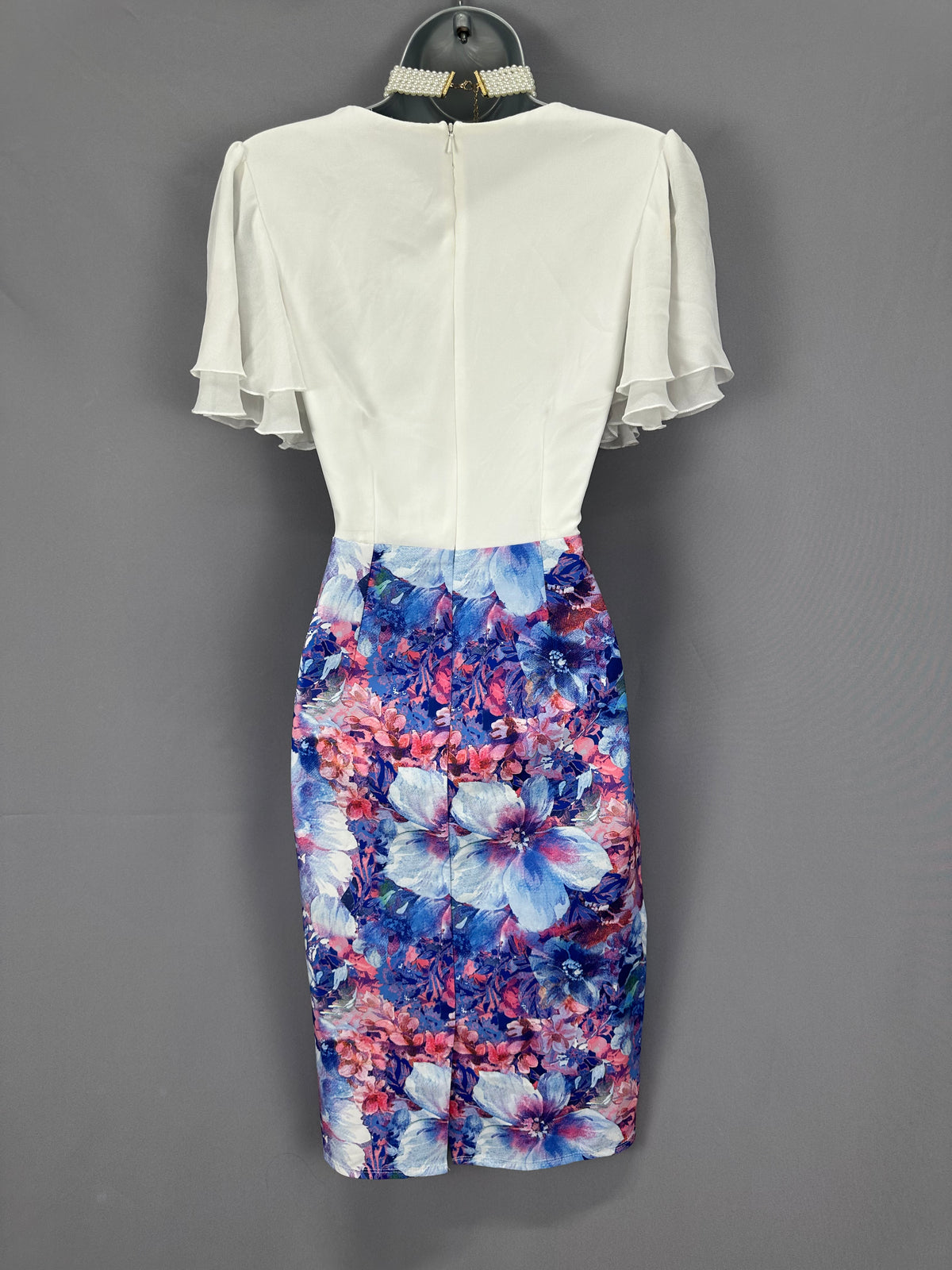 Stylish Paper dolls white multi floral print wedding knee length races  dress uk 8