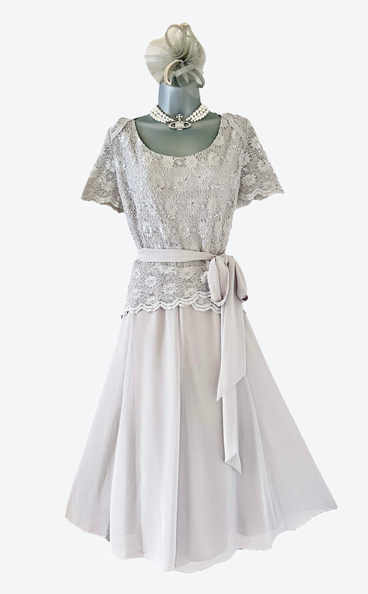 Jacques Vert light grey subtle sequin lace detail belted calf length stunning dress 22