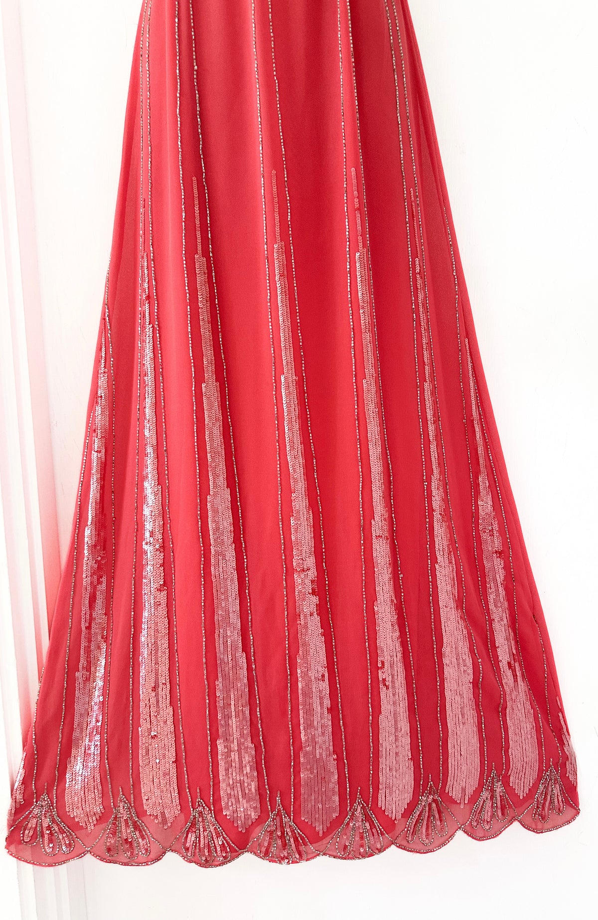 Bnwt Maya Deluxe peach beaded sequin long sleeveless evening occasion dress size 10