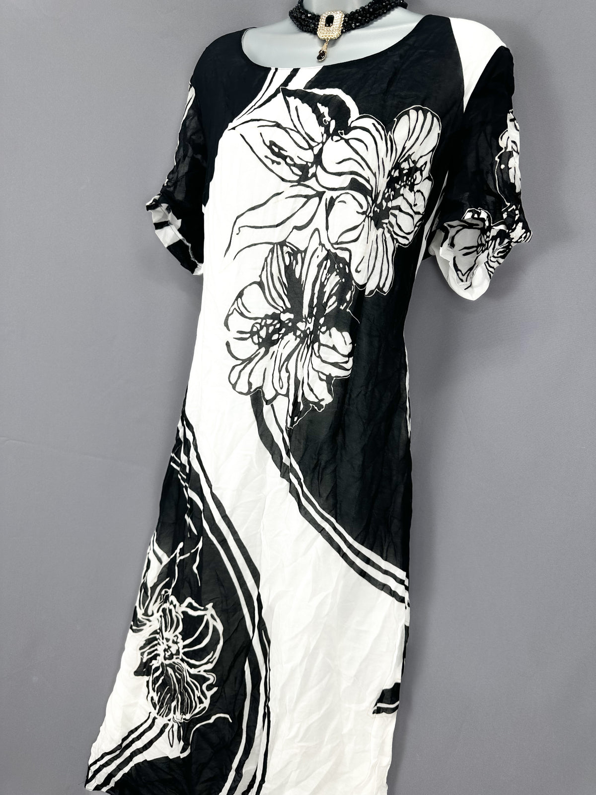 Stylish Schmeinck by Weidemann Fashion black& white floral print cruise holiday  long dress uk 18