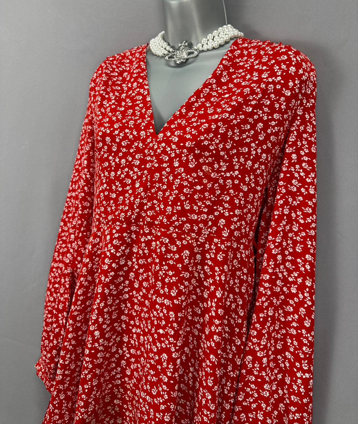 Chic Glamorous red multi floral  print v-neck  short dress uk 12