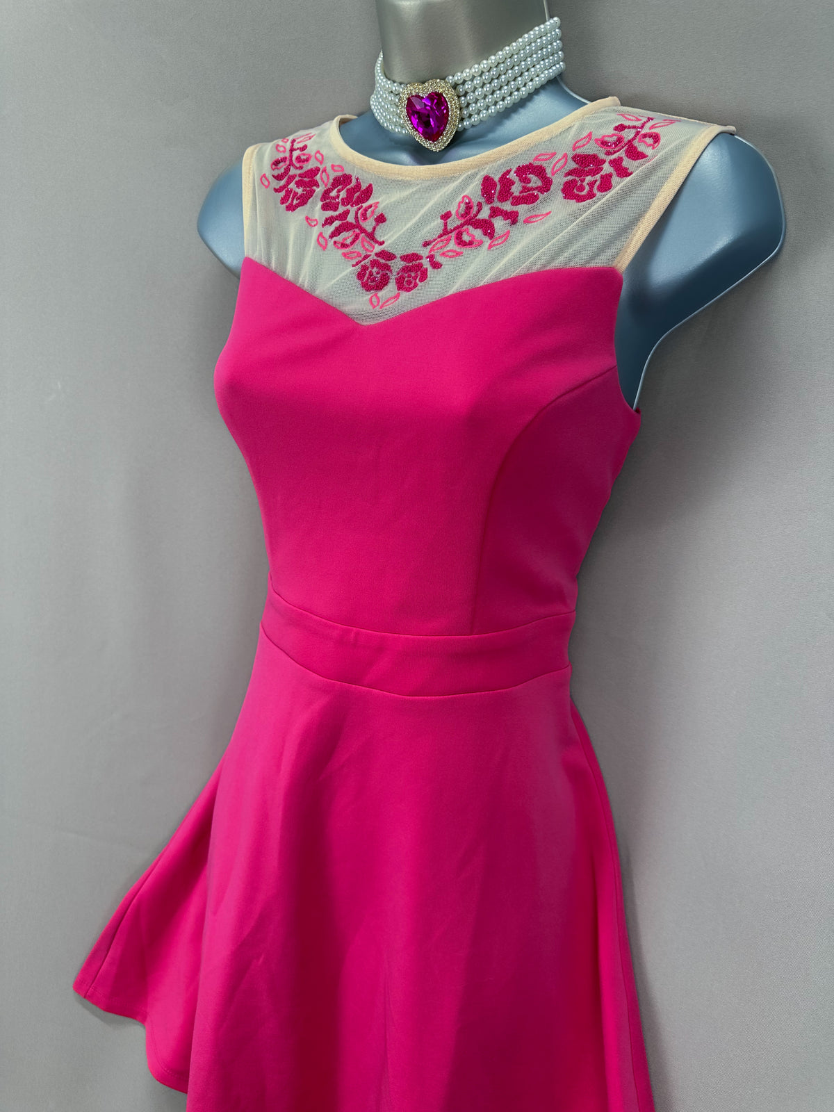 Exquisite new Amy Childs collection pink seed beaded detail night out a-line short party dress uk 10