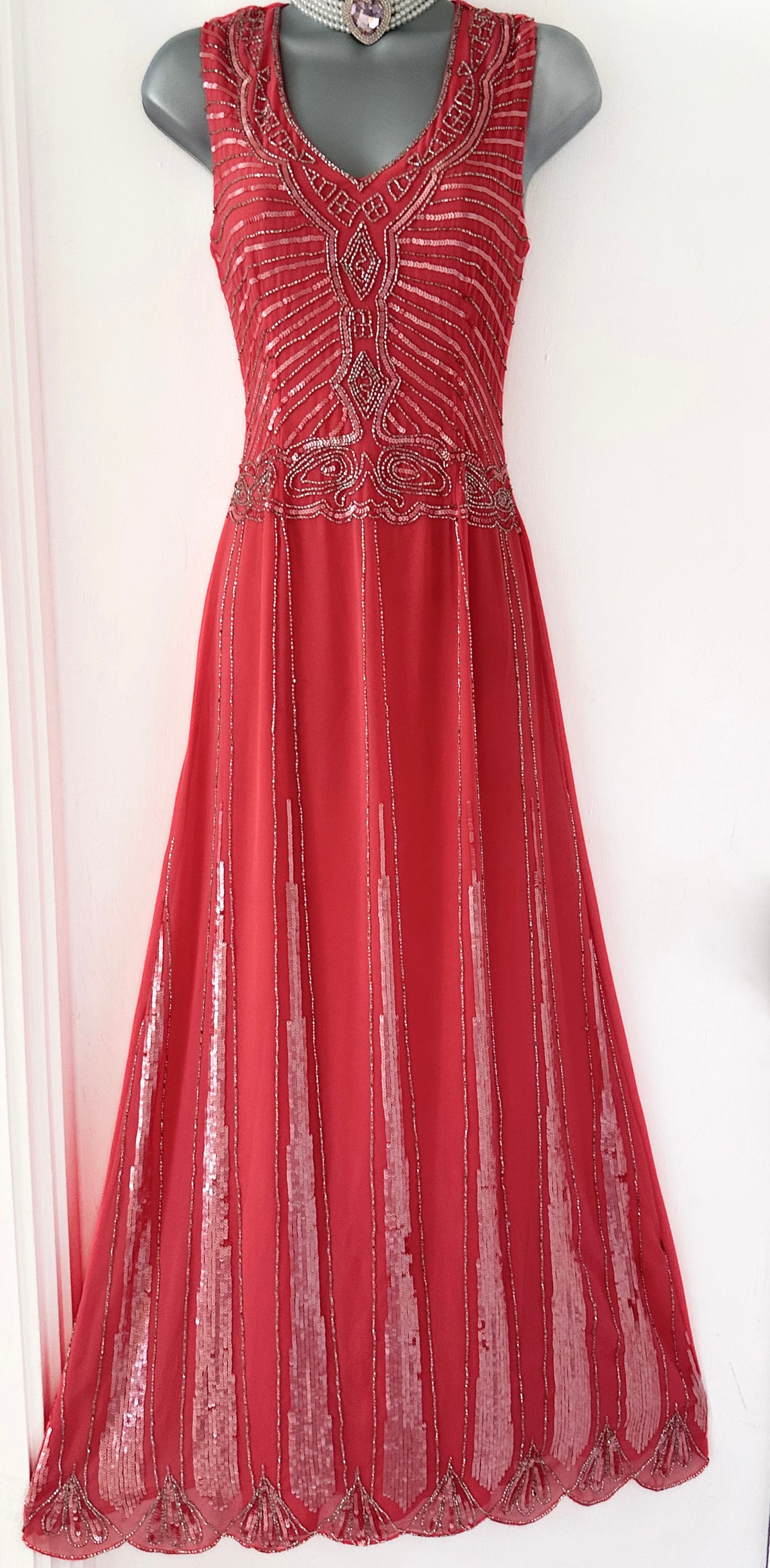 Bnwt Maya Deluxe peach beaded sequin long sleeveless evening occasion dress size 10