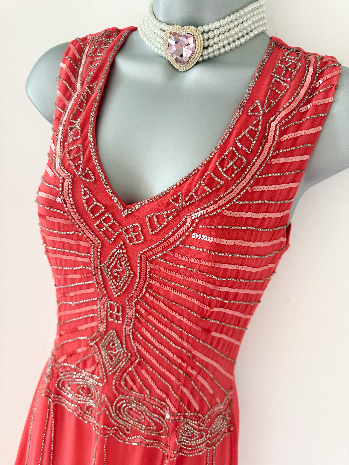 Bnwt Maya Deluxe peach beaded sequin long sleeveless evening occasion dress size 10