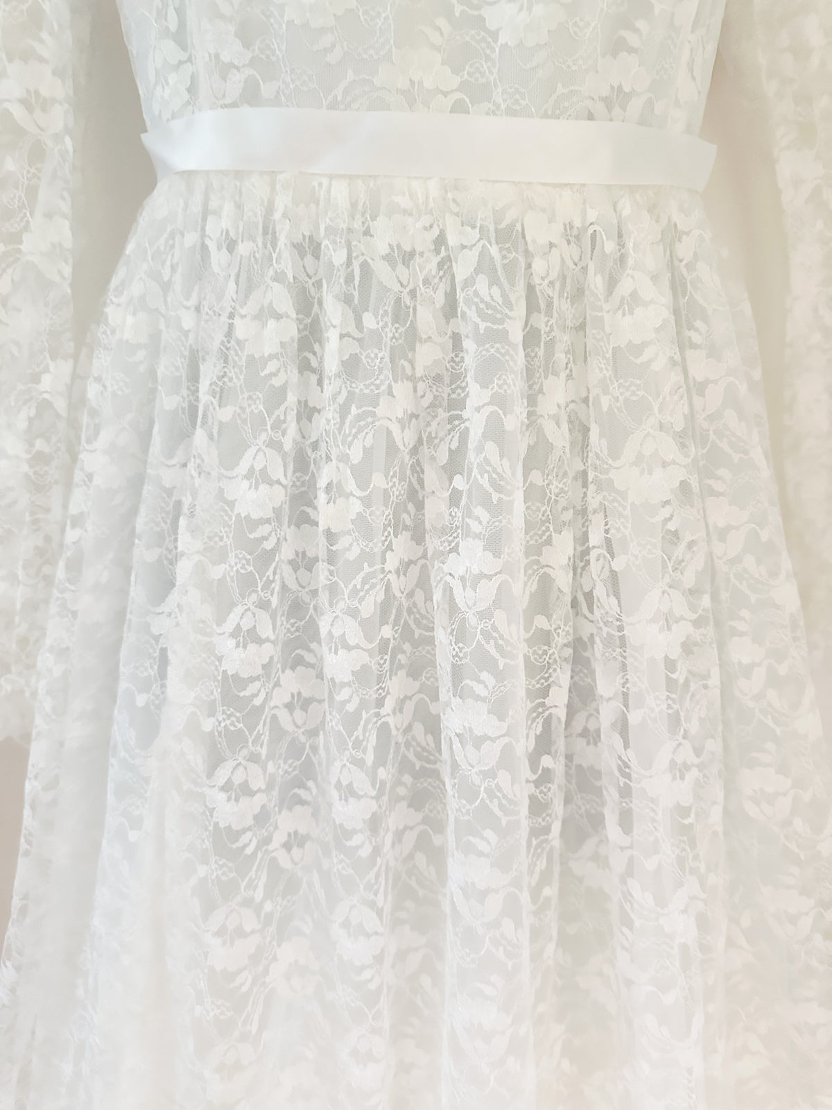 Vintage no label  approx 1980s white lace wedding long dress size 12