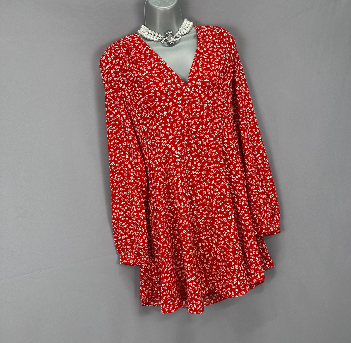 Chic Glamorous red multi floral  print v-neck  short dress uk 12