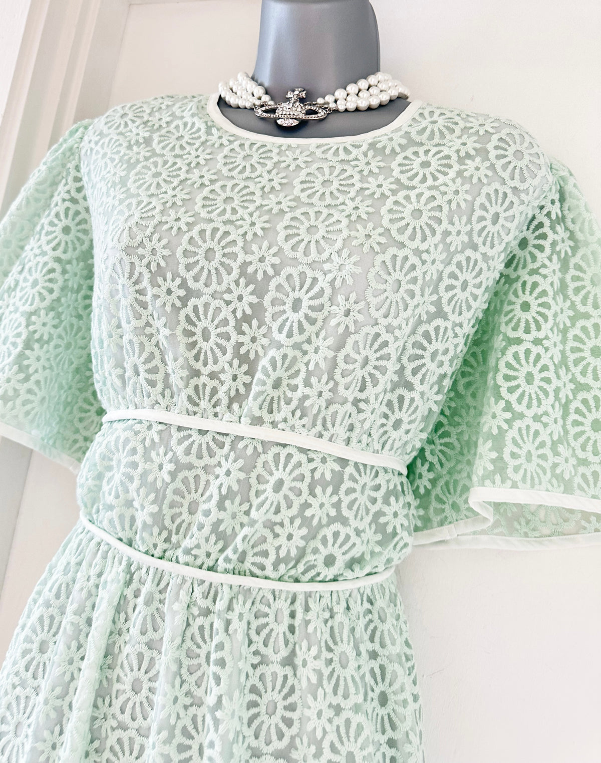 Bnwt labelrail x Olivia & Alice mint/white embroidery occasion long dress with back detail 14