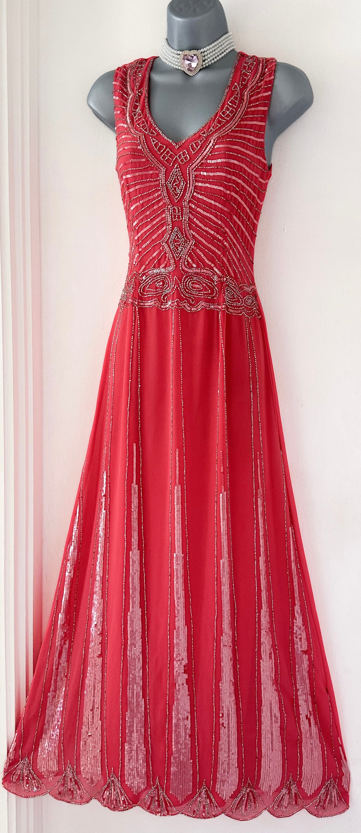 Bnwt Maya Deluxe peach beaded sequin long sleeveless evening occasion dress size 10