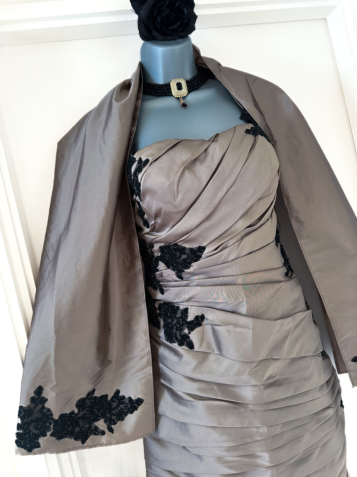 BNWT Irresistible cappuccino appliqué mother of the bride dress with sash  12