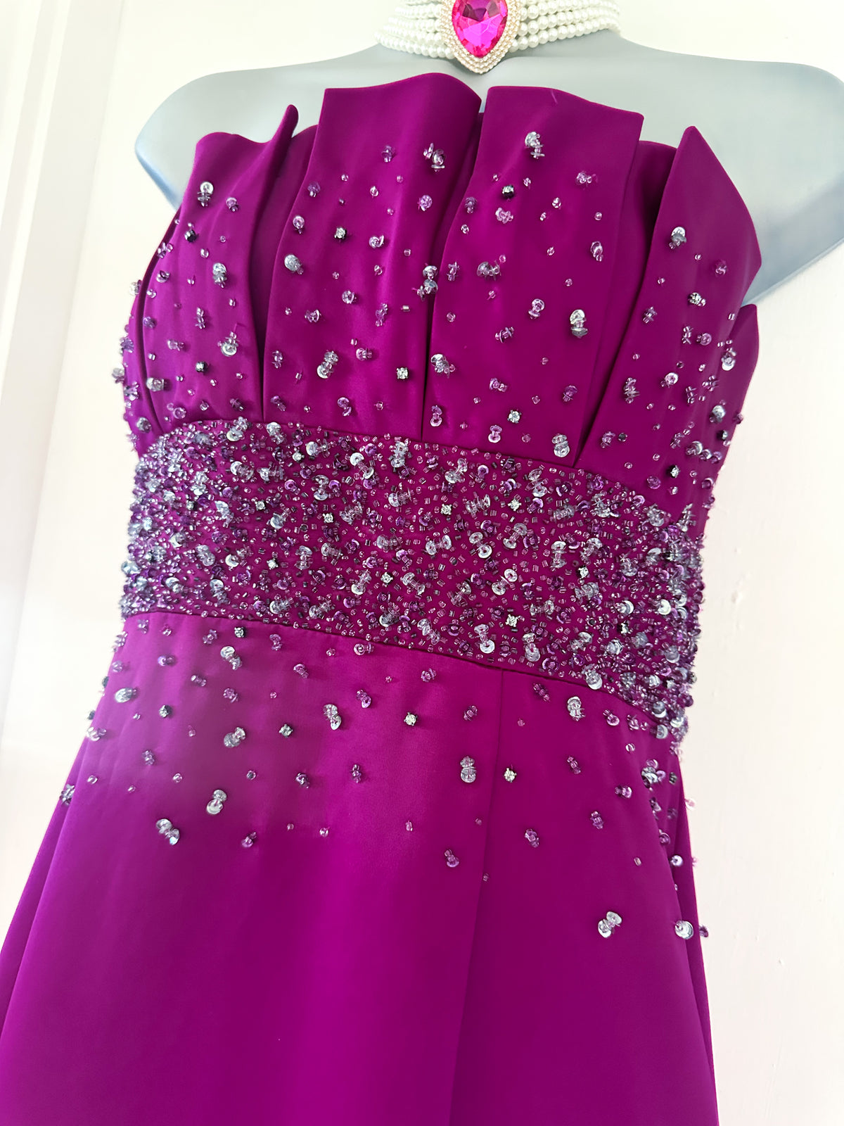 Betsy & Adam magenta embellished sleeveless prom/occasion/wedding long maxi dress size 16