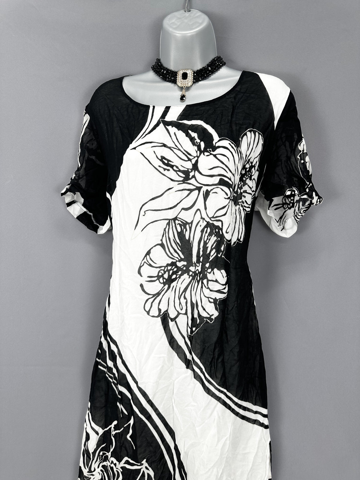 Stylish Schmeinck by Weidemann Fashion black& white floral print cruise holiday  long dress uk 18