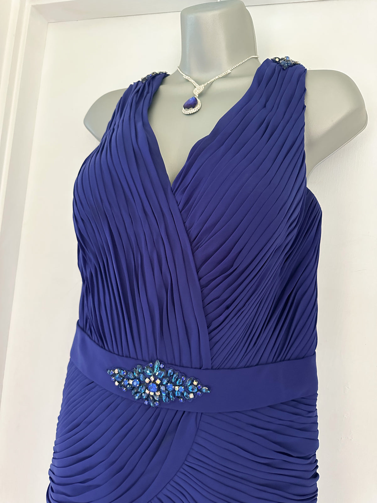 Veni Infantino pleated style jewel midnight blue detail occasion wedding midi dress size 16