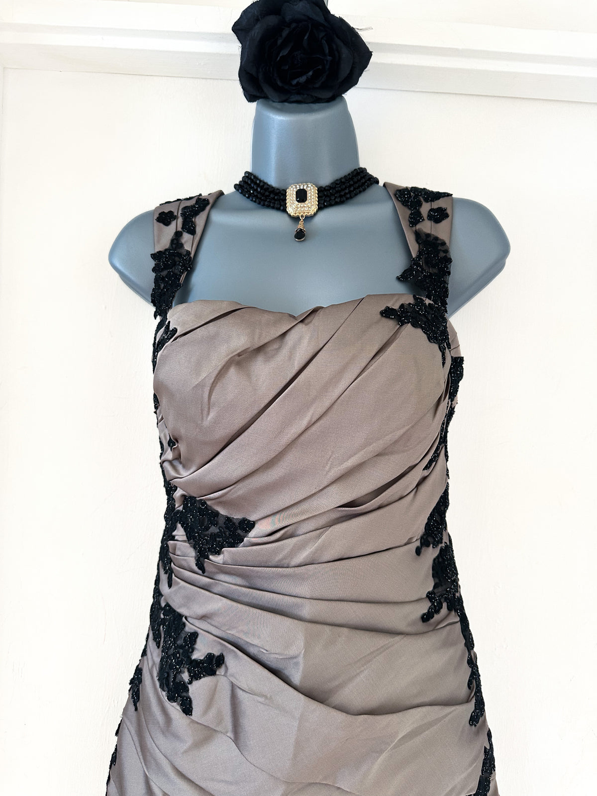 BNWT Irresistible cappuccino appliqué mother of the bride dress with sash  12