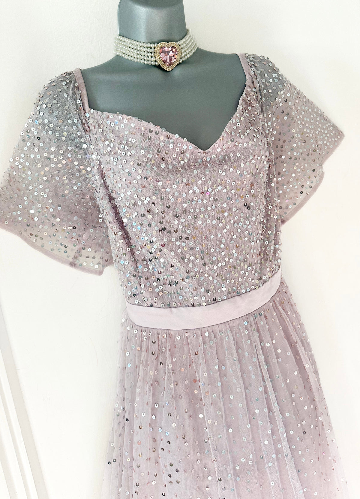 BNWT Maya Deluxe curve light pink/lilac sequin occasion midi dress size 20