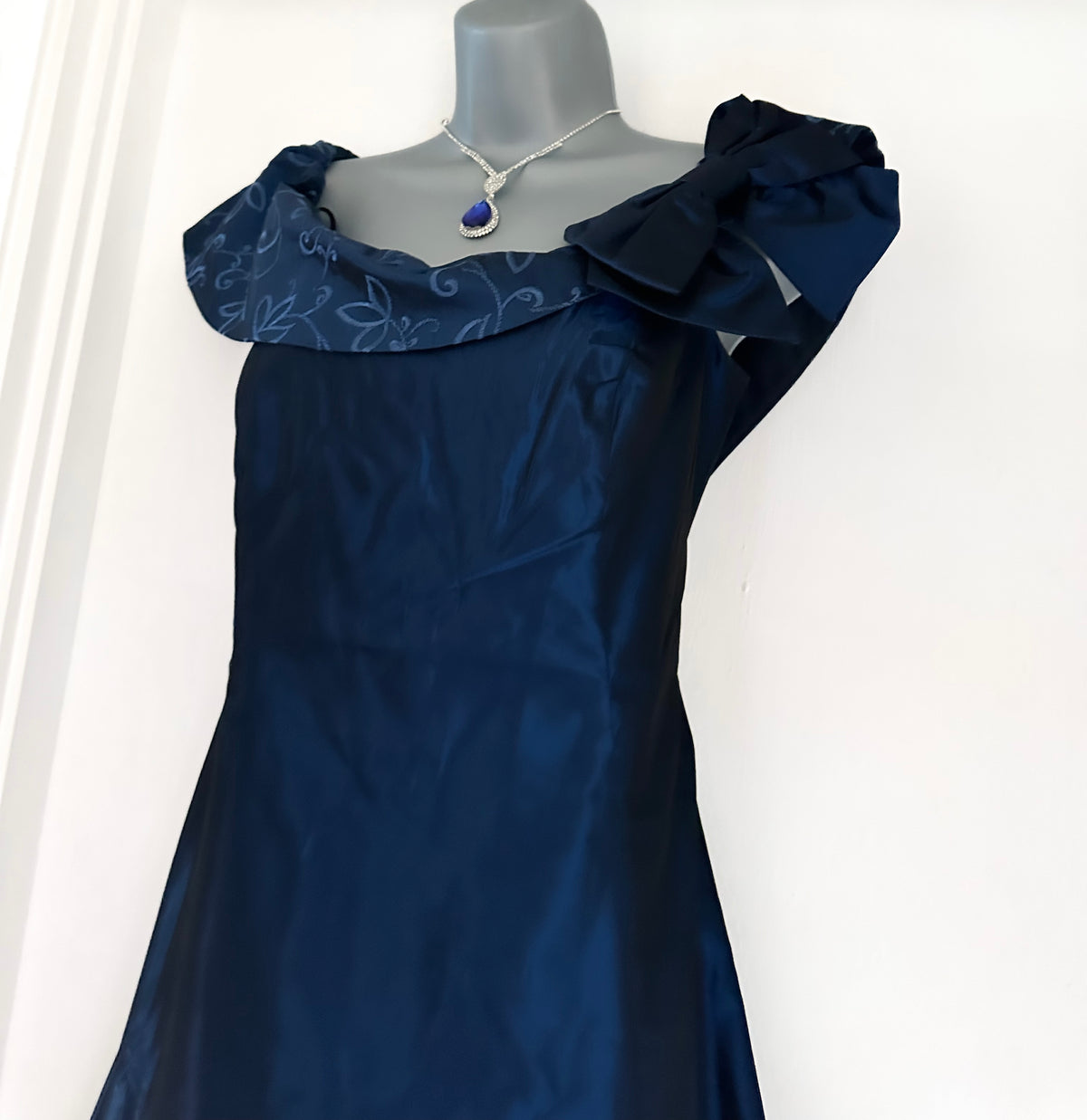 Chou Chou midnight blue embroidered/bow detail occasion long evening dress size 14