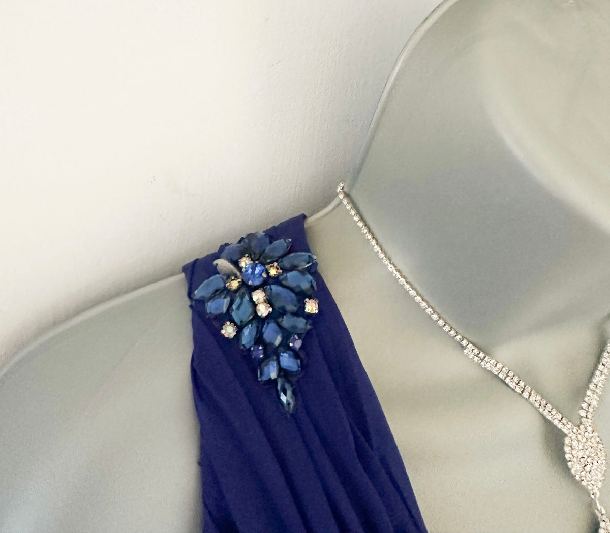 Veni Infantino pleated style jewel midnight blue detail occasion wedding midi dress size 16