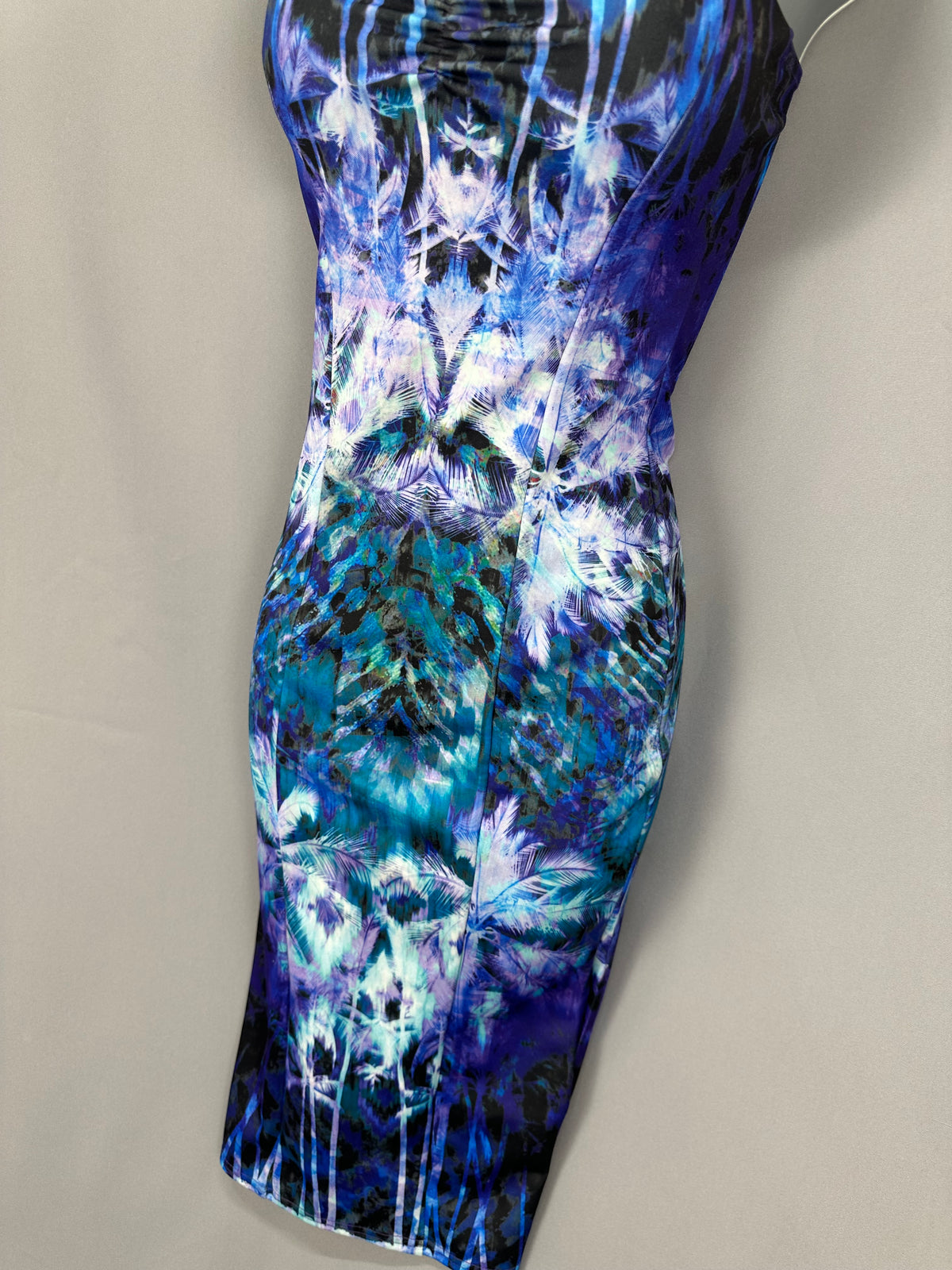 Pretty Lipsy multi printed races sleeveless padded bust party wedding  knee length dress uk 6