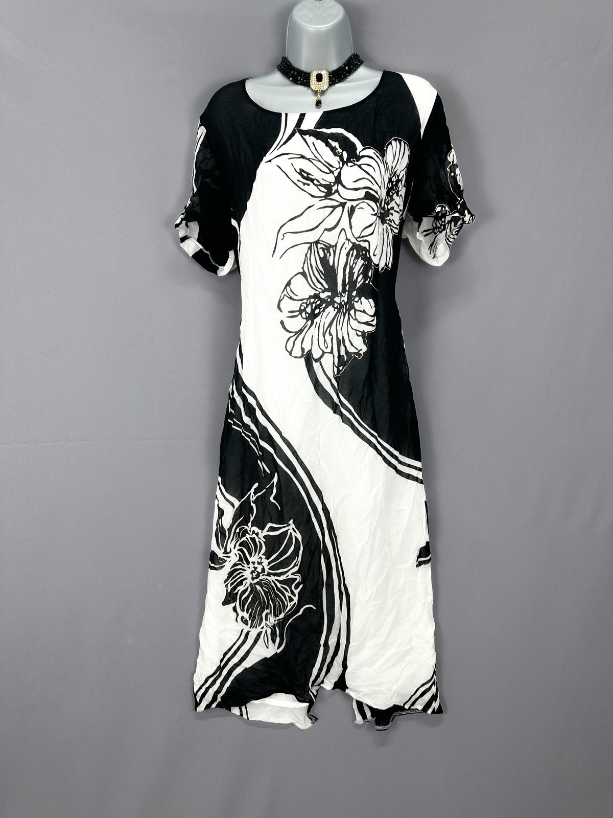 Stylish Schmeinck by Weidemann Fashion black& white floral print cruise holiday  long dress uk 18