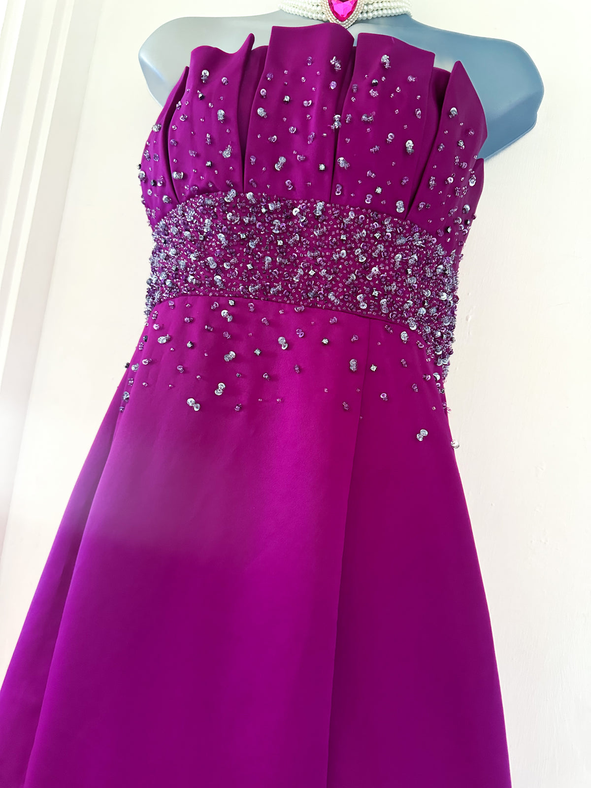 Betsy & Adam magenta embellished sleeveless prom/occasion/wedding long maxi dress size 16