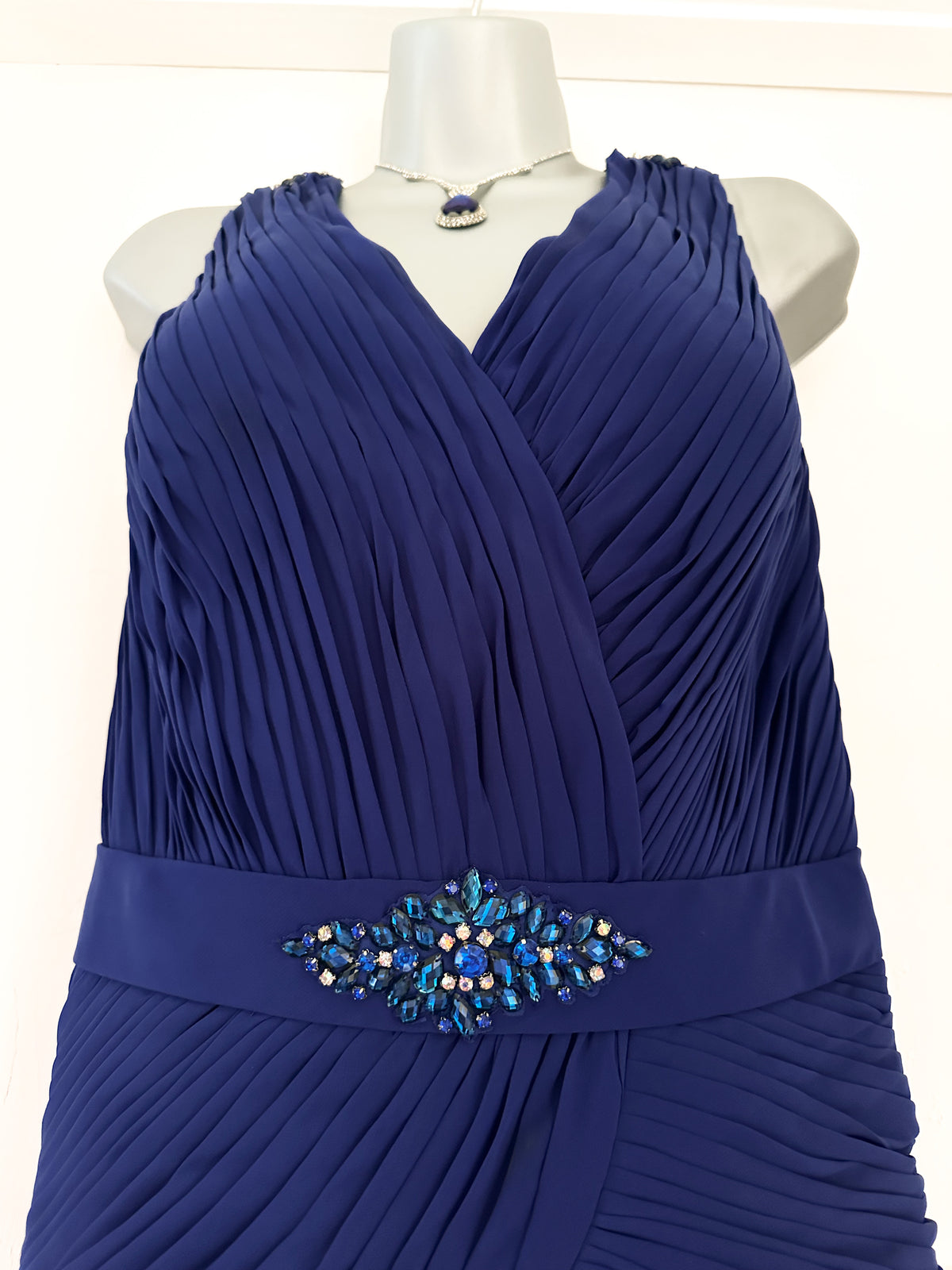Veni Infantino pleated style jewel midnight blue detail occasion wedding midi dress size 16