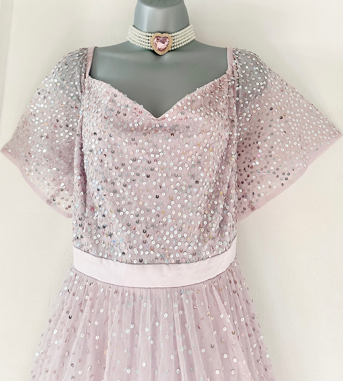 BNWT Maya Deluxe curve light pink/lilac sequin occasion midi dress size 20