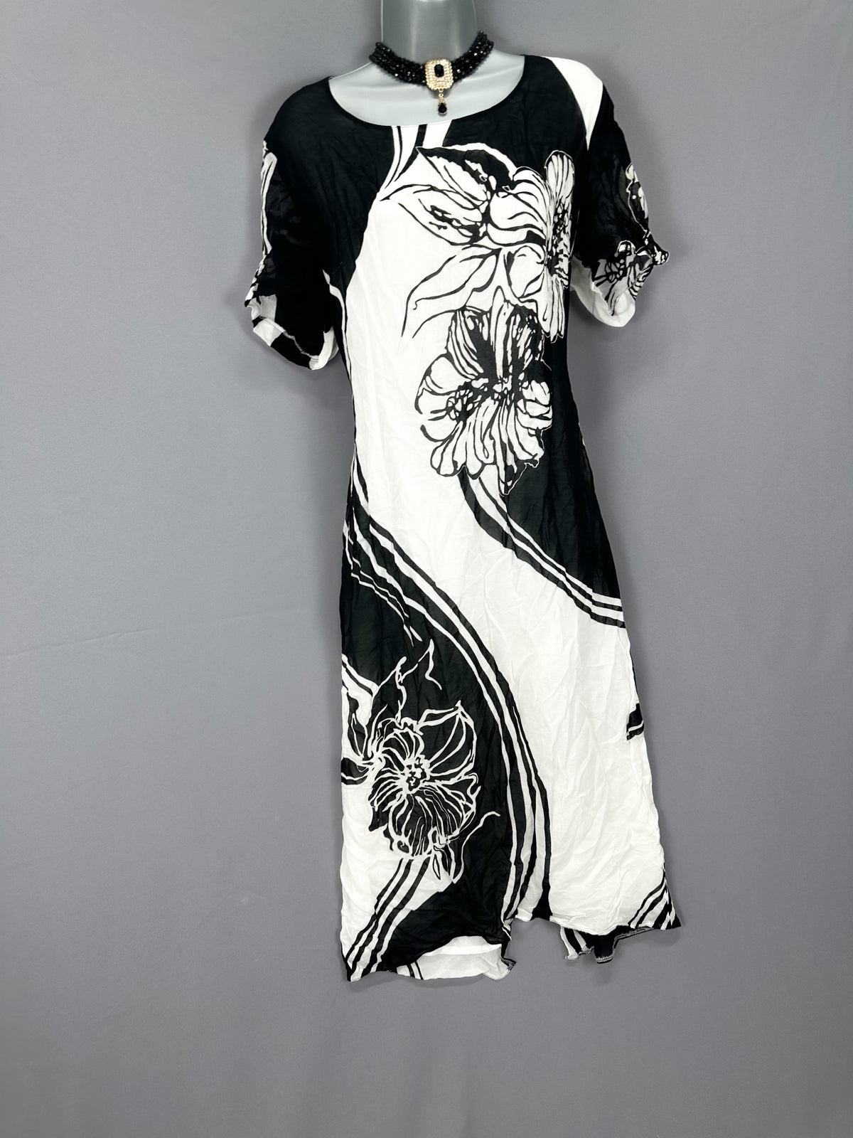 Stylish Schmeinck by Weidemann Fashion black& white floral print cruise holiday  long dress uk 18