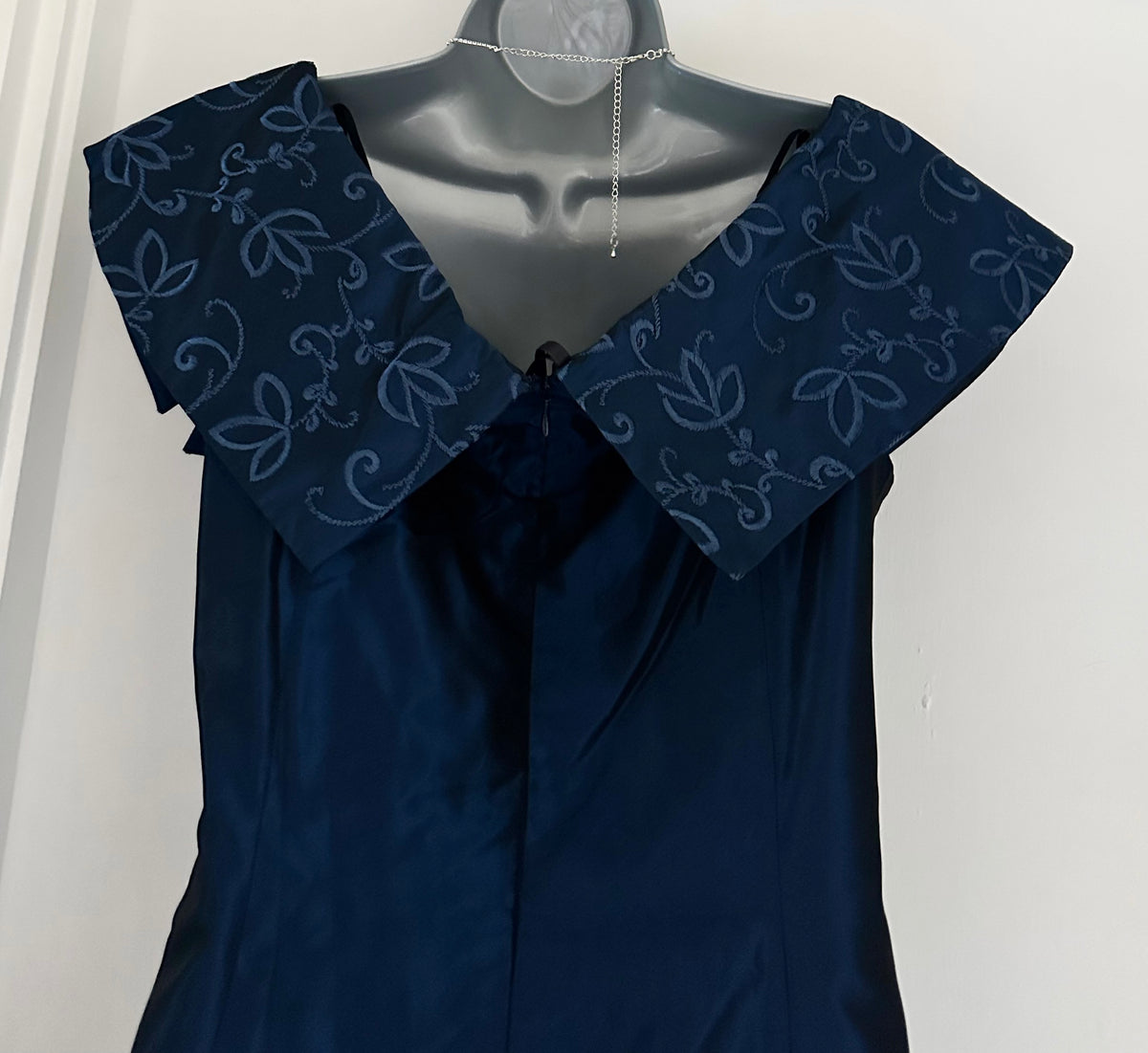 Chou Chou midnight blue embroidered/bow detail occasion long evening dress size 14