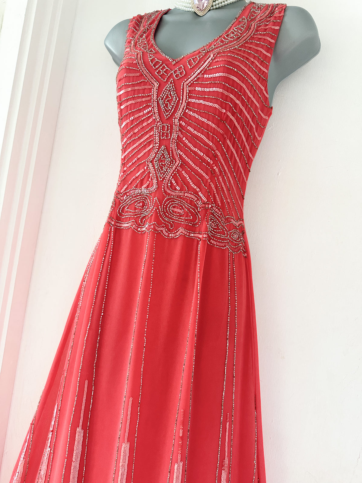 Bnwt Maya Deluxe peach beaded sequin long sleeveless evening occasion dress size 10