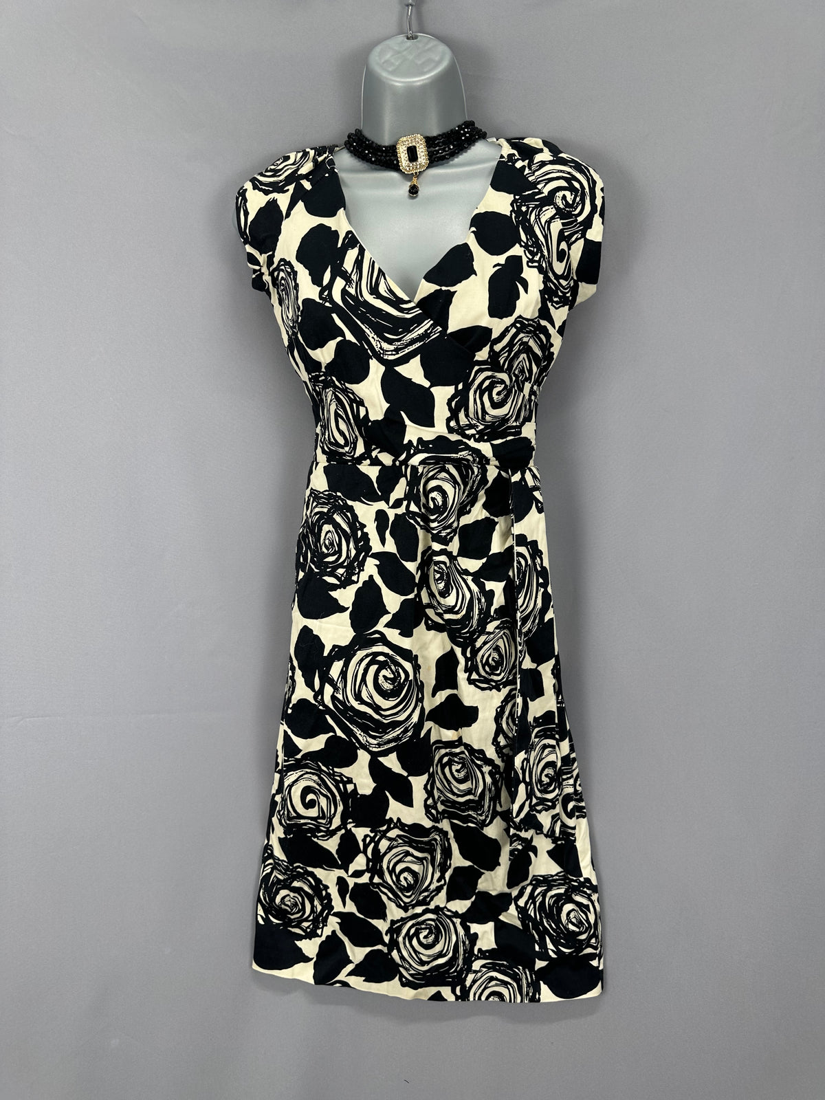 Ravishing So couture black& cream rose floral wedding races  knee length dress uk 12