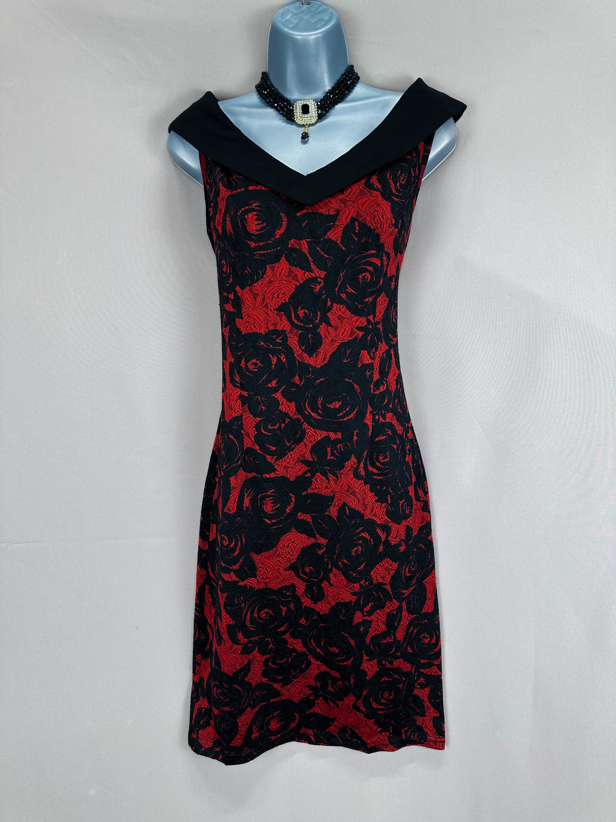 Stunning Homeyee red/black rose printed knee length party Christmas cocktail dress size 12