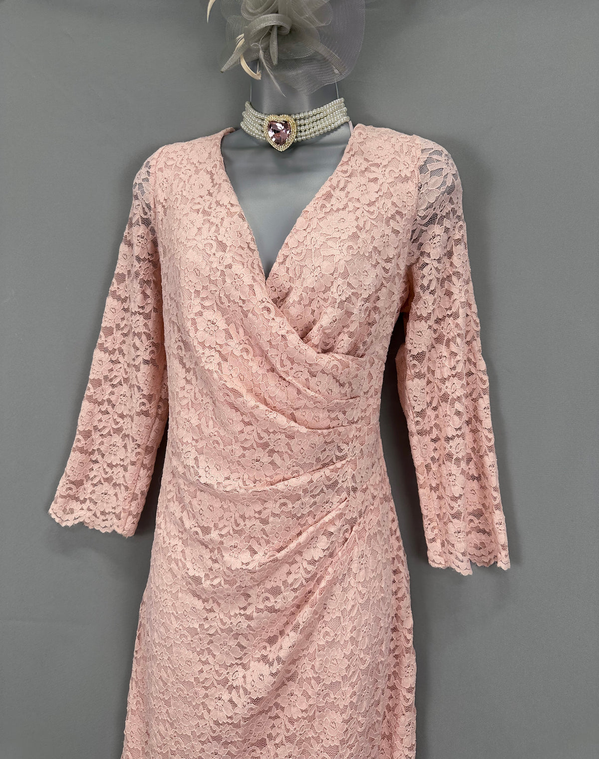 Gina Bacconi pale pink lace stretch 3/4 sleeve v-neck mother of the bride/groom midi dress 16