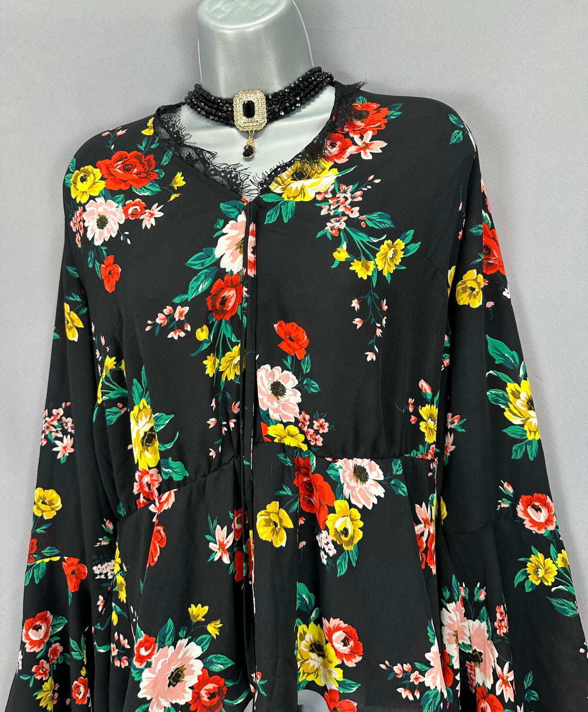 Stunning Very multi black printed floral v-neck flared sleeve boho  blouse top 18