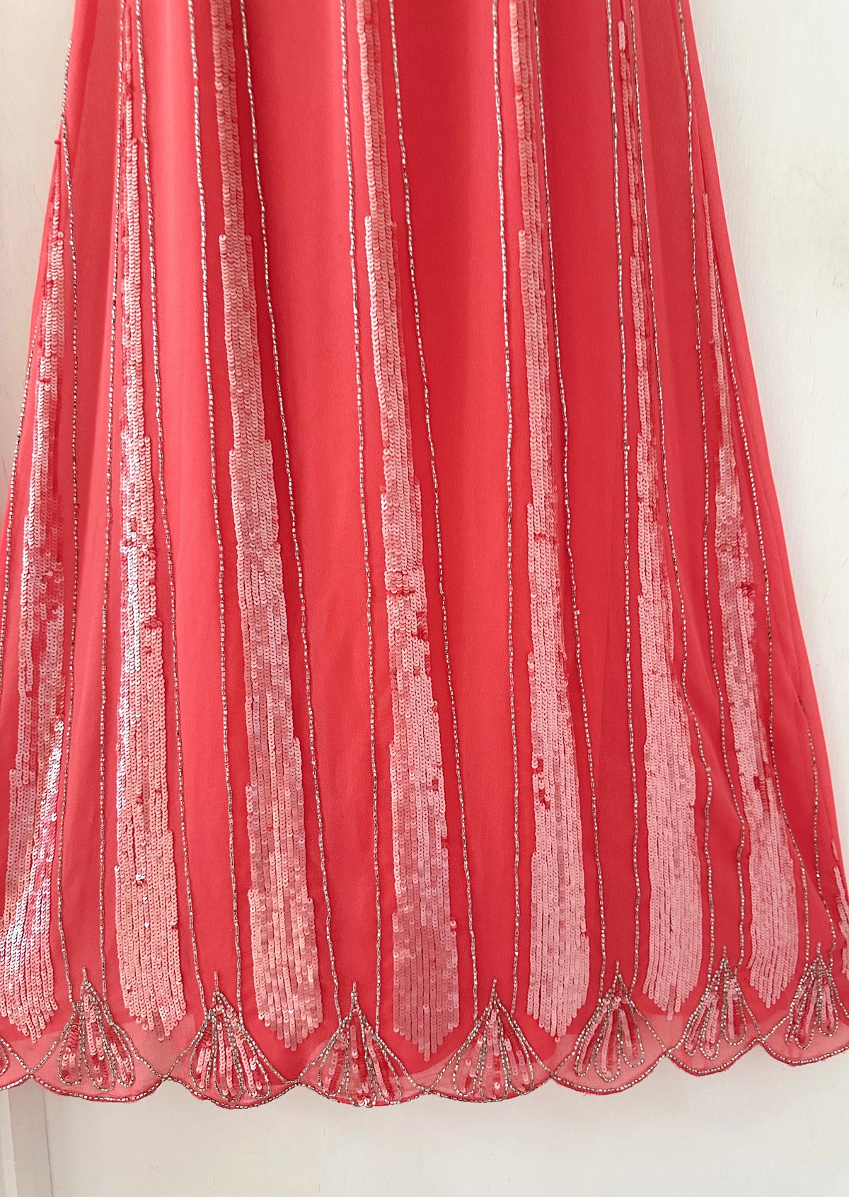 Bnwt Maya Deluxe peach beaded sequin long sleeveless evening occasion dress size 10