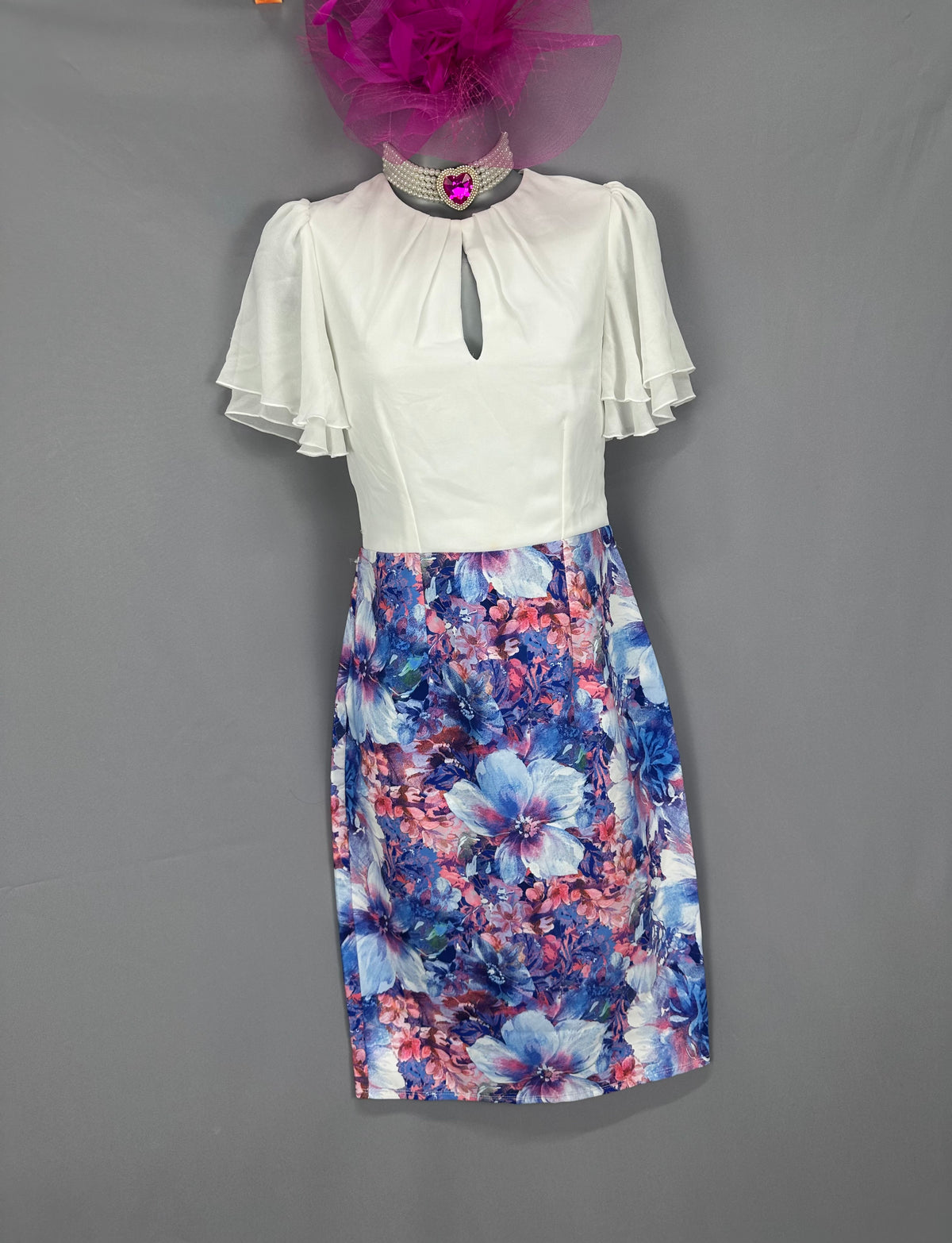 Stylish Paper dolls white multi floral print wedding knee length races  dress uk 8
