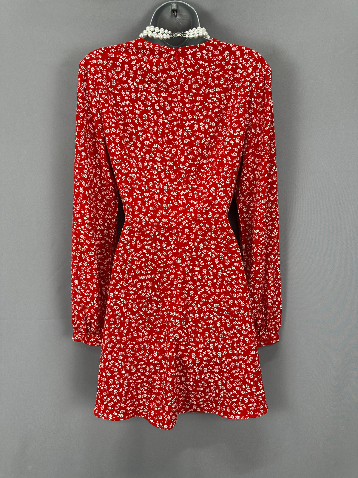 Chic Glamorous red multi floral  print v-neck  short dress uk 12