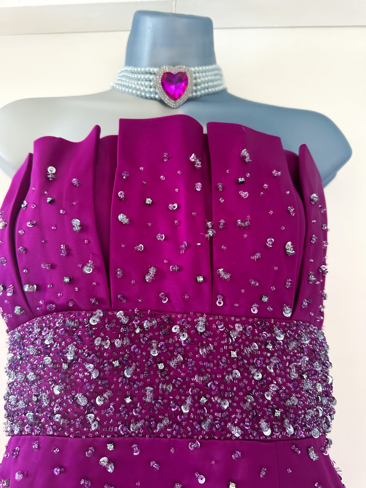 Betsy & Adam magenta embellished sleeveless prom/occasion/wedding long maxi dress size 16