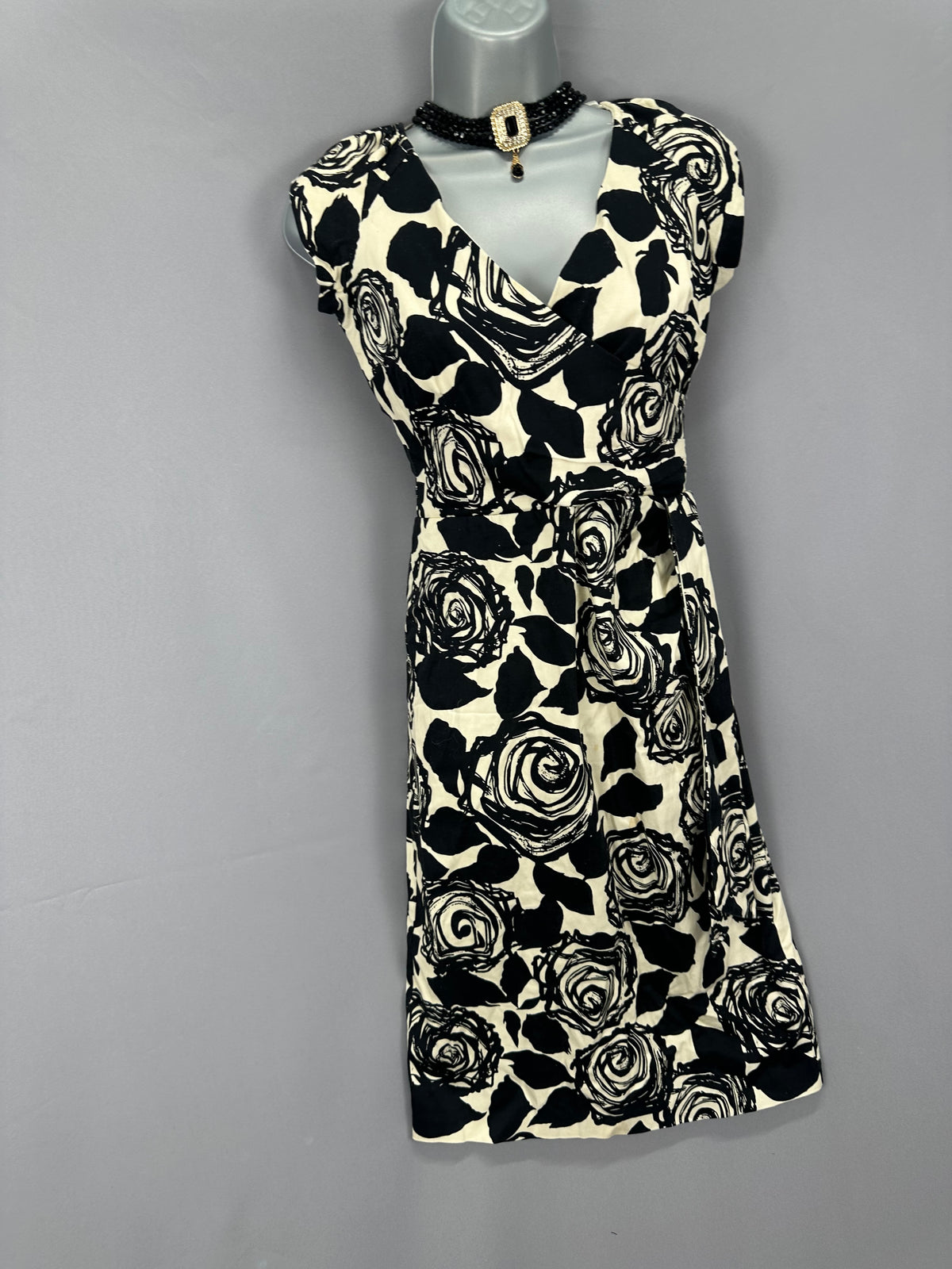 Ravishing So couture black& cream rose floral wedding races  knee length dress uk 12