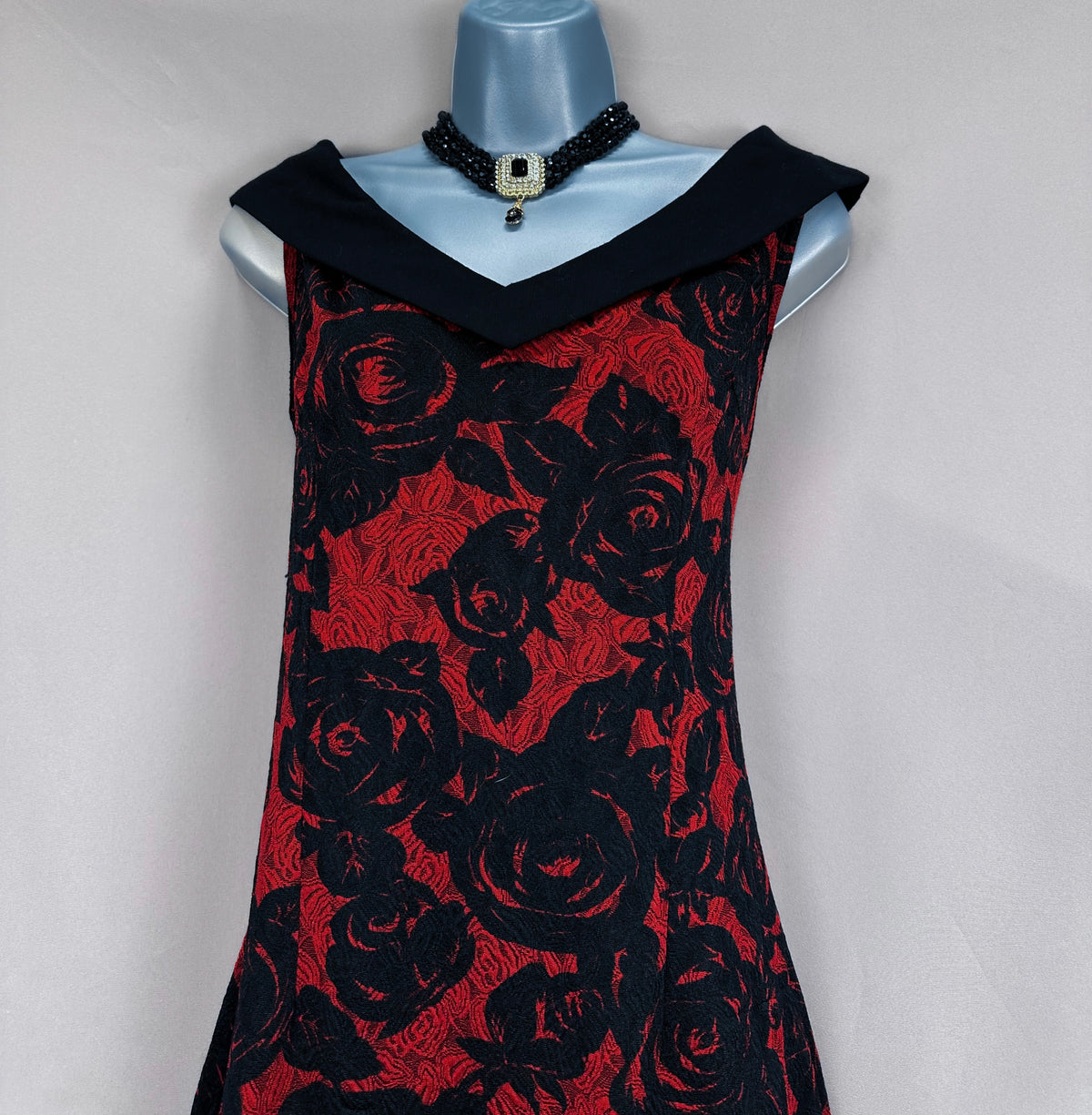 Stunning Homeyee red/black rose printed knee length party Christmas cocktail dress size 12