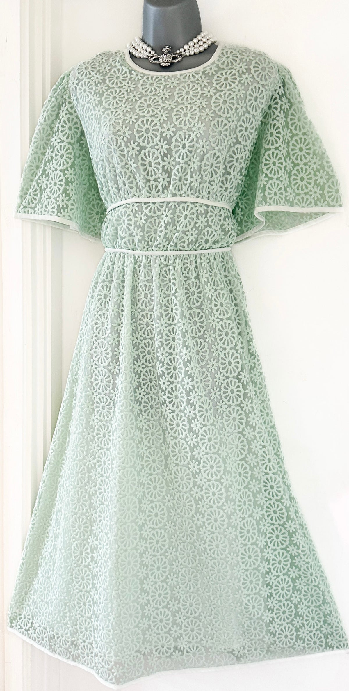Bnwt labelrail x Olivia & Alice mint/white embroidery occasion long dress with back detail 14